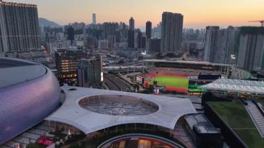 Huzurlu Günbatımı Huzurlu Dağ Gölü manzarası, 12 Mayıs 2025  