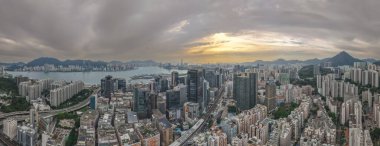 Panoramik şehir gökdelenleri, kıyı şeridi