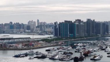 11 Mayıs 2025 'te Hong Kong' daki Kwun Tong Tayfun Sığınma Evi 'nde. 