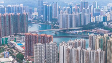 Kentsel bir ortamda yüksek konut binalarının görüntülenmesi