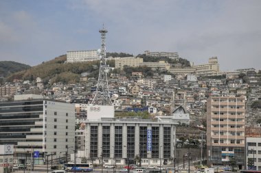 28 Mart 2025 Uzak endüstriyel binalarla geniş tarım arazileri