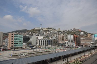 28 Mart 2025 Uzak endüstriyel binalarla geniş tarım arazileri