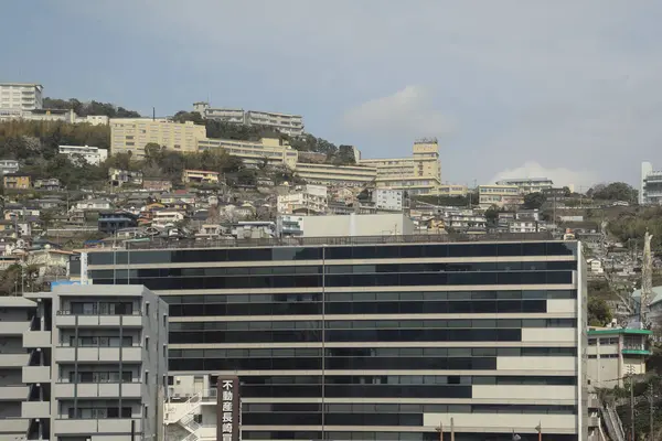 28 Mart 2025 Yüksek katlı apartmanlı modern şehir konutları