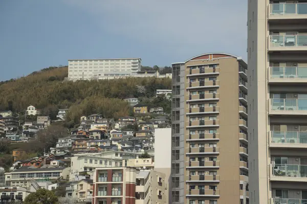 28 Mart 2025 Yüksek katlı apartmanlı modern şehir konutları