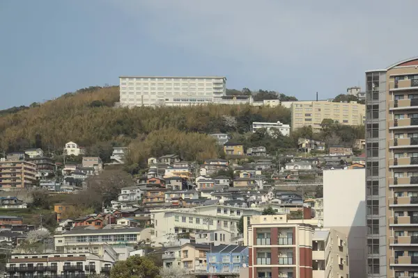 28 Mart 2025 Yüksek katlı apartmanlı modern şehir konutları