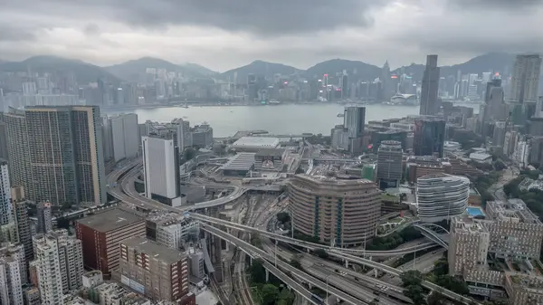 Çağdaş bir şehrin gökdelen manzarası