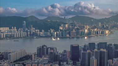 Gökdelenlerin yer aldığı yüksek bir noktadan çekilen şehir manzarası