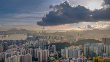 Gökdelenlerin yer aldığı yüksek bir noktadan çekilen şehir manzarası