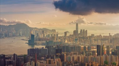 Gökdelenlerin yer aldığı yüksek bir noktadan çekilen şehir manzarası