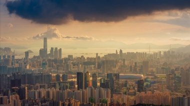 Gökdelenlerin yer aldığı yüksek bir noktadan çekilen şehir manzarası