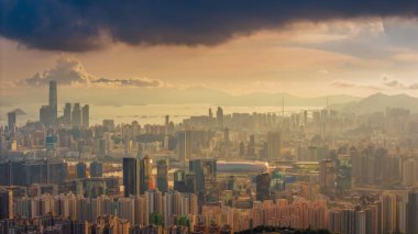 Gökdelenlerin yer aldığı yüksek bir noktadan çekilen şehir manzarası