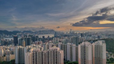 Gökdelenlerin yer aldığı yüksek bir noktadan çekilen şehir manzarası