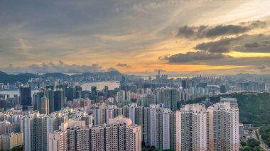 Gökdelenlerin yer aldığı yüksek bir noktadan çekilen şehir manzarası