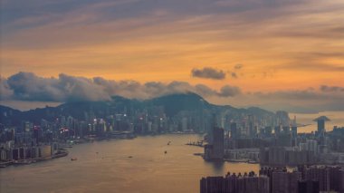 Gökdelenlerin yer aldığı yüksek bir noktadan çekilen şehir manzarası