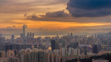 Gökdelenlerin yer aldığı yüksek bir noktadan çekilen şehir manzarası