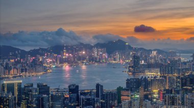 Gökdelenlerin yer aldığı yüksek bir noktadan çekilen şehir manzarası