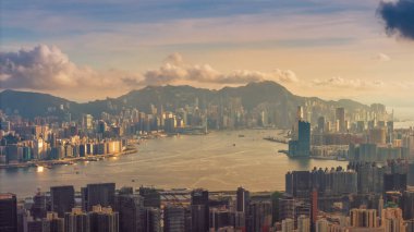 Gökdelenlerin yer aldığı yüksek bir noktadan çekilen şehir manzarası