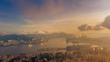 Gökdelenlerin yer aldığı yüksek bir noktadan çekilen şehir manzarası