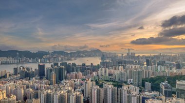 Gökdelenlerin yer aldığı yüksek bir noktadan çekilen şehir manzarası