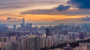 Gökdelenlerin yer aldığı yüksek bir noktadan çekilen şehir manzarası