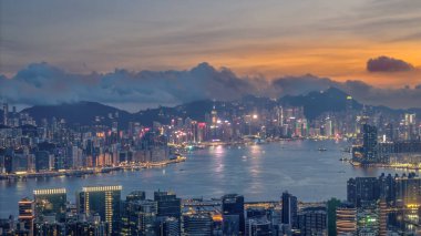 Gökdelenlerin yer aldığı yüksek bir noktadan çekilen şehir manzarası