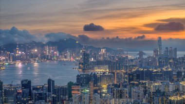 Gökdelenlerin yer aldığı yüksek bir noktadan çekilen şehir manzarası