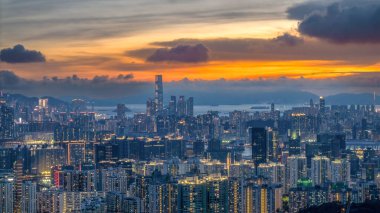 Gökdelenlerin yer aldığı yüksek bir noktadan çekilen şehir manzarası