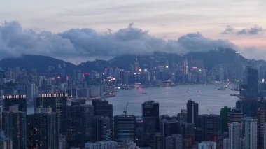 Victoria Limanı Panoramik Skyline Waterfront View Hong Kong, 10 Haziran 2025