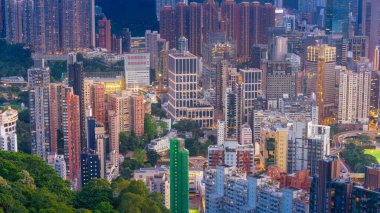 Bir Causeway Körfezi Yankıları Şehir Ritmleriyle