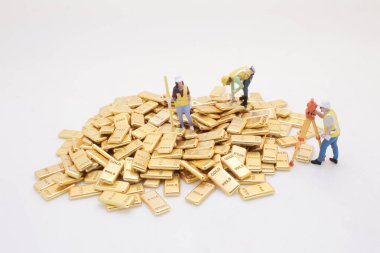 Küçük figürlerin yer aldığı ekonomik keşiflerin kavramsal tasviri