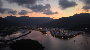 Alacakaranlık Marina Koyu ve Rıhtım Huzuru 4 Temmuz 2025