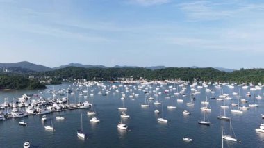 4 Temmuz 2025 'te Pak Sha Wan Körfezi üzerinde huzurlu bir gün batımı.