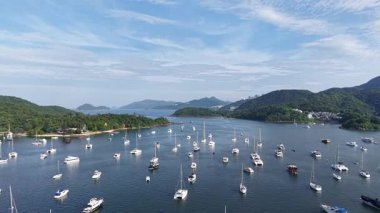 4 Temmuz 2025 'te Pak Sha Wan Körfezi üzerinde huzurlu bir gün batımı.