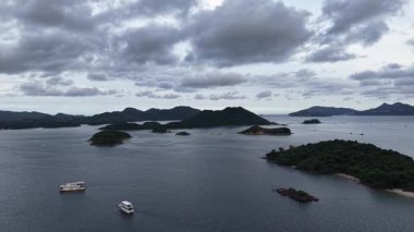 Sakin Liman Barınağı Tekneler ve Mavi Gök ile 5 Temmuz 2025