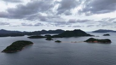 Sakin Liman Barınağı Tekneler ve Mavi Gök ile 5 Temmuz 2025