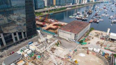 A Rıhtımında Endüstriyel Tesis Tanklar, Makineler, Hong Kong