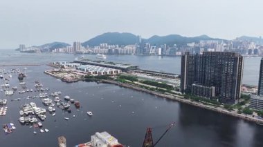 Kwun Tong Tayfunu 'nun 6 Temmuz 2025 tarihli huzurlu manzarası.