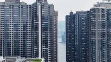 Kai Tak İkamet Alanı. 6 Temmuz 2025 'te Hong Kong' da yaşıyor.