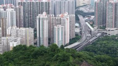 13 Temmuz 2025 tarihsel havza yeniden yerleştirilmiş köy ve yeşillik