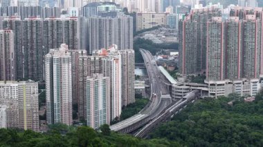 13 Temmuz 2025 tarihsel havza yeniden yerleştirilmiş köy ve yeşillik