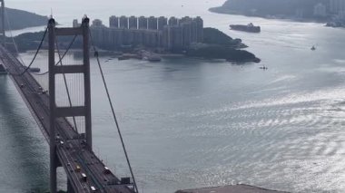 Yeni Bölgeleri ve Kowloon 'u birbirine bağlayan kablo destekli köprü, 13 Temmuz 2025