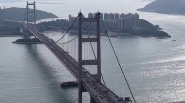 Yeni Bölgeleri ve Kowloon 'u birbirine bağlayan kablo destekli köprü, 13 Temmuz 2025