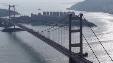 Yeni Bölgeleri ve Kowloon 'u birbirine bağlayan kablo destekli köprü, 13 Temmuz 2025