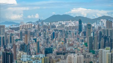 Eski ve yeni mimari karşıtlık yoluyla kentsel dönüşüm