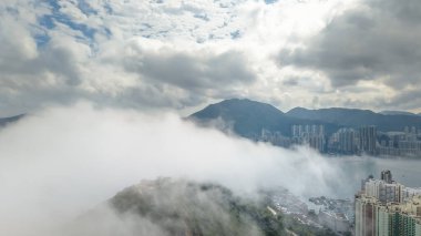 2 Mart 2025 Bir perspektif komşu bir şehir manzarası sergiliyor