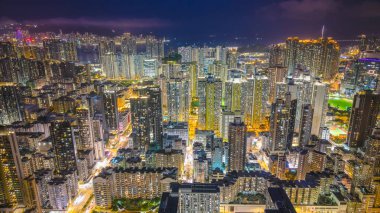 Şehir merkezi ışıklarla ve etkinliklerle parlıyor