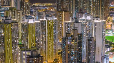 Şehir merkezi ışıklarla ve etkinliklerle parlıyor