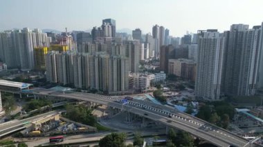 Lung Cheung Yolunda Şehir Trafiği, Kowloon, Hong Kong 26 Temmuz 2025