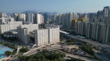 Lung Cheung Yolunda Şehir Trafiği, Kowloon, Hong Kong 26 Temmuz 2025