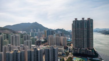 Plajları ve kentsel yaşamı olan kıyı yerleşim bölgesi